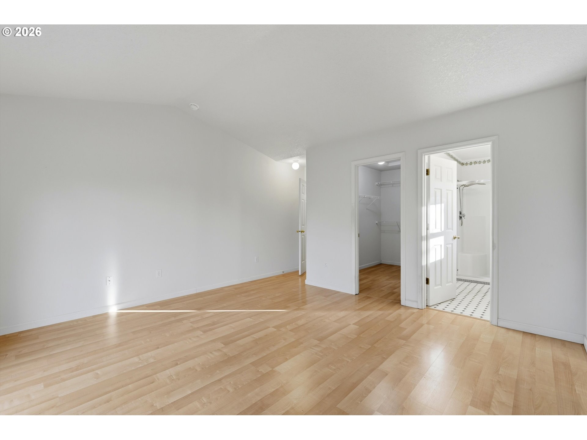 112 Mellinger Place Dayton, OR 97114 - Photo 14 of 40 En Suite Bathroom