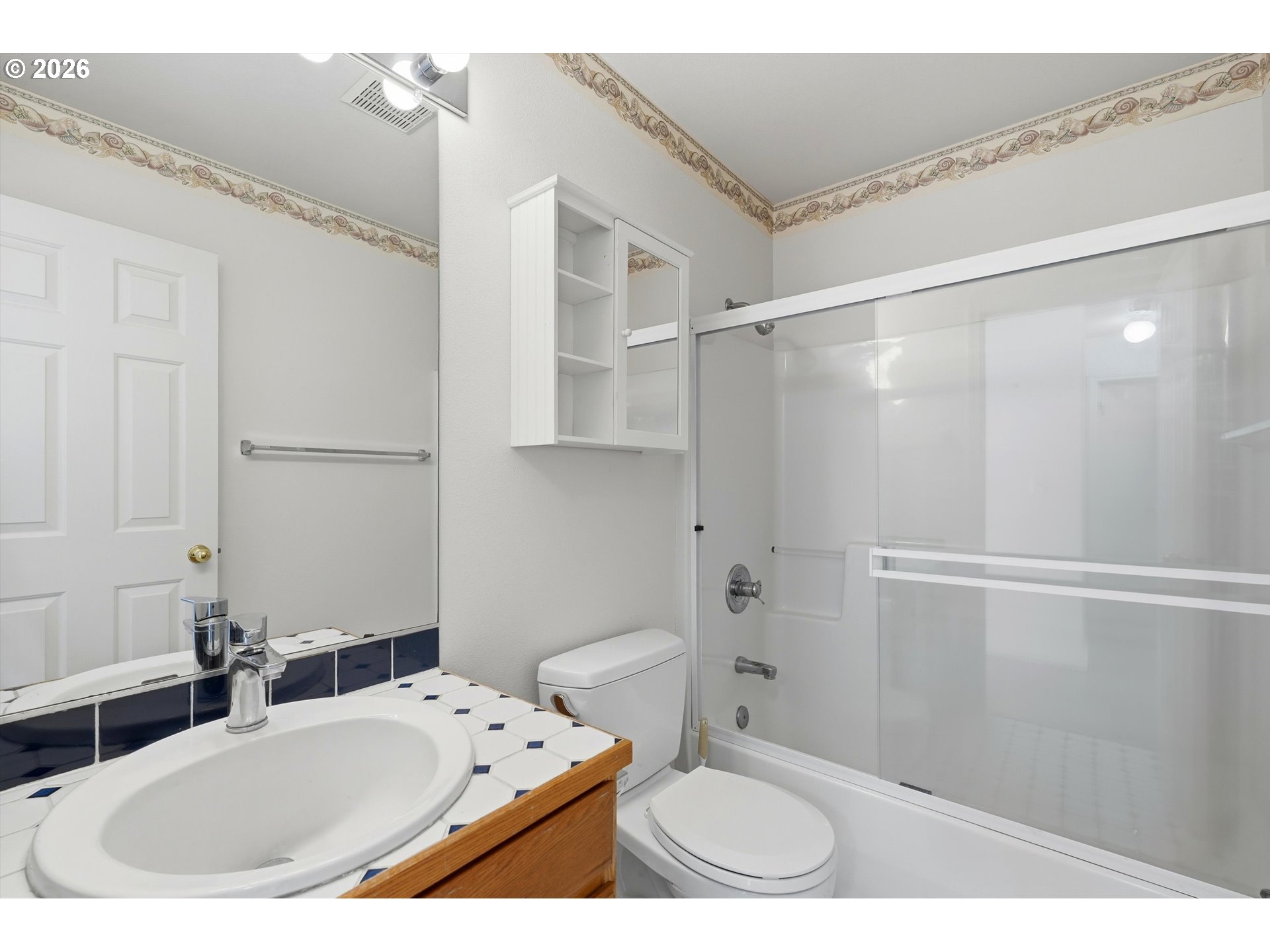 112 Mellinger Place Dayton, OR 97114 - Photo 19 of 40 Bathroom