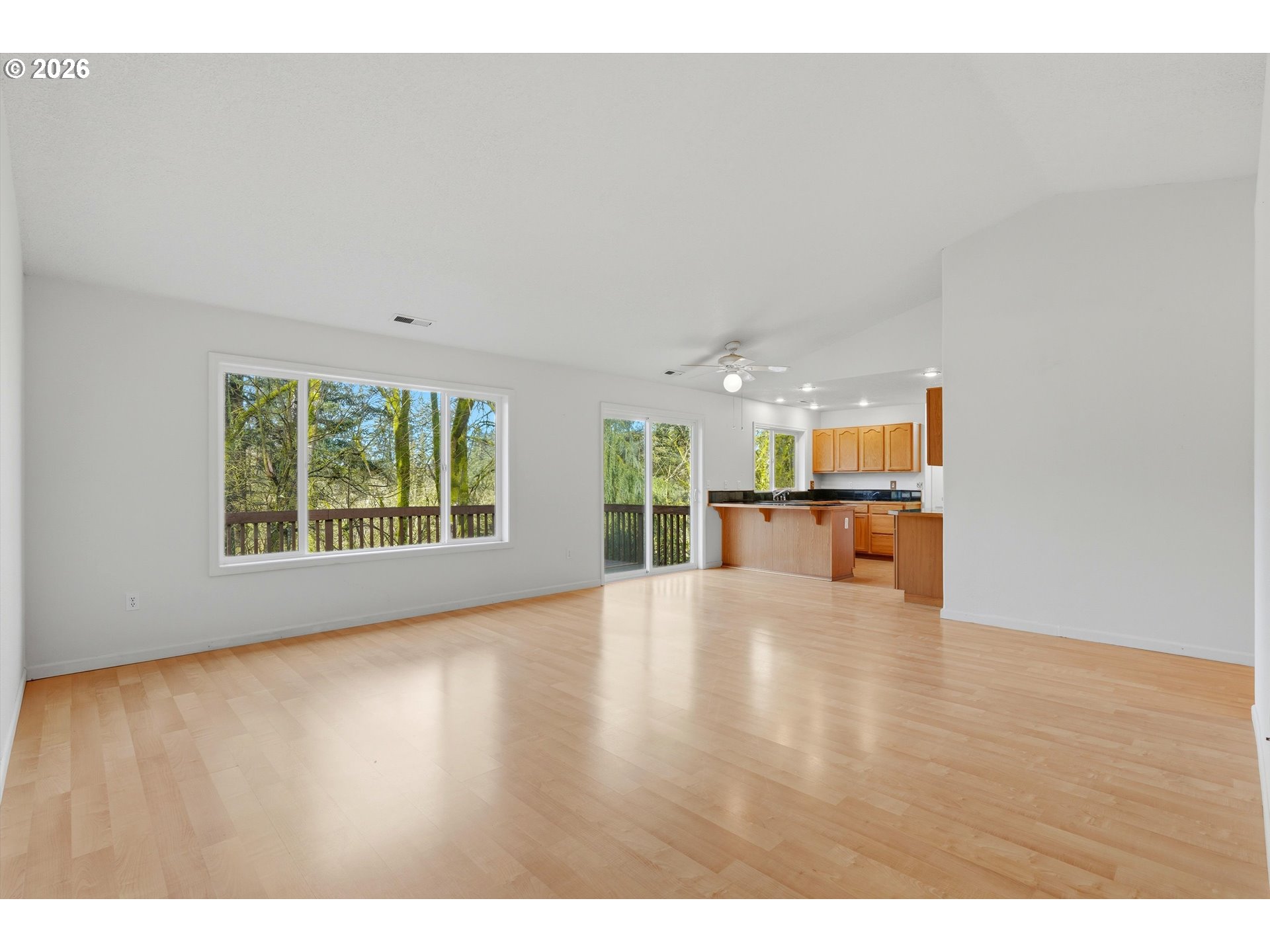 112 Mellinger Place Dayton, OR 97114 - Photo 4 of 40 Living Room/Dining Room