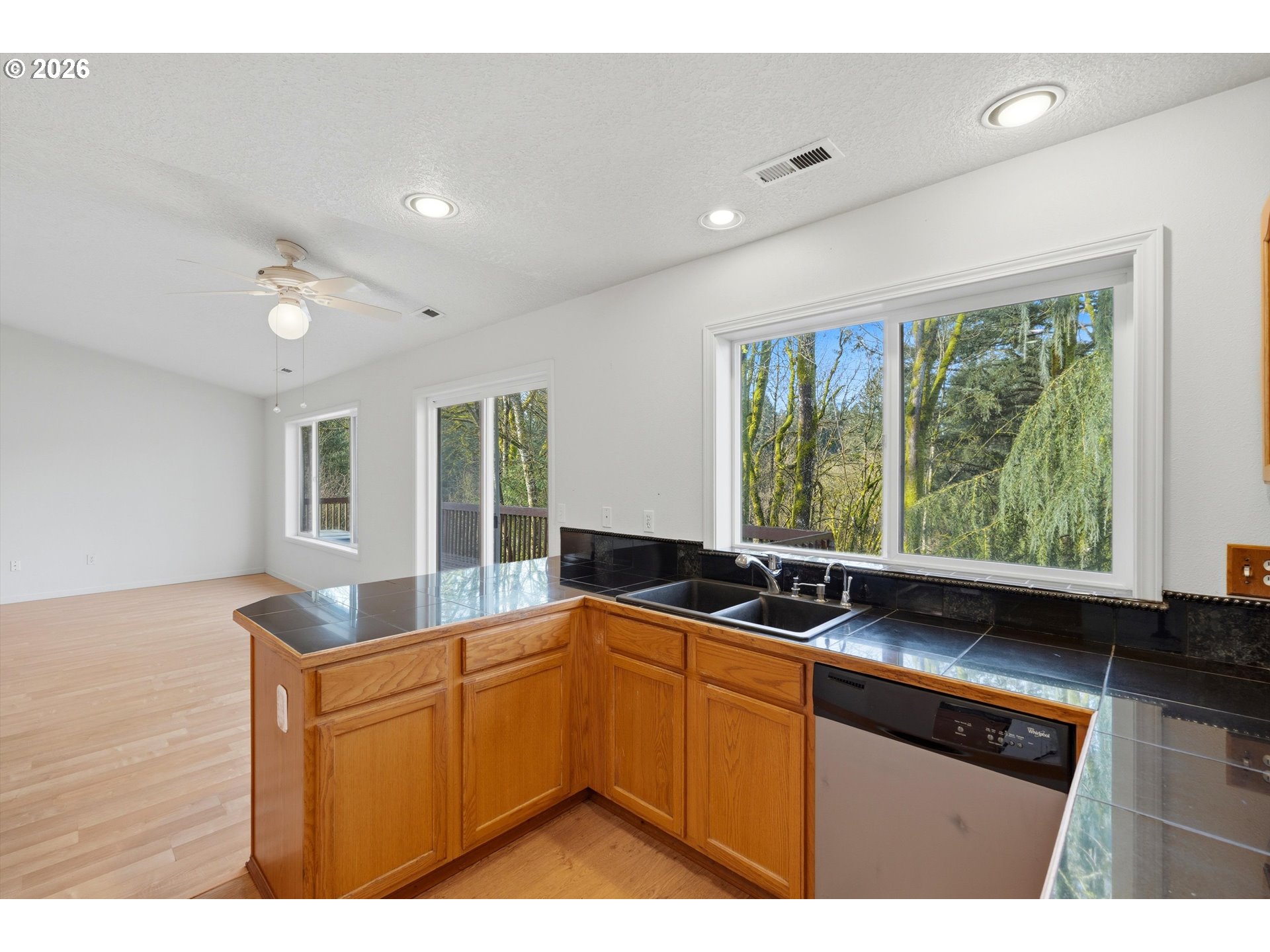112 Mellinger Place Dayton, OR 97114 - Photo 7 of 40 Kitchen/Living Room
