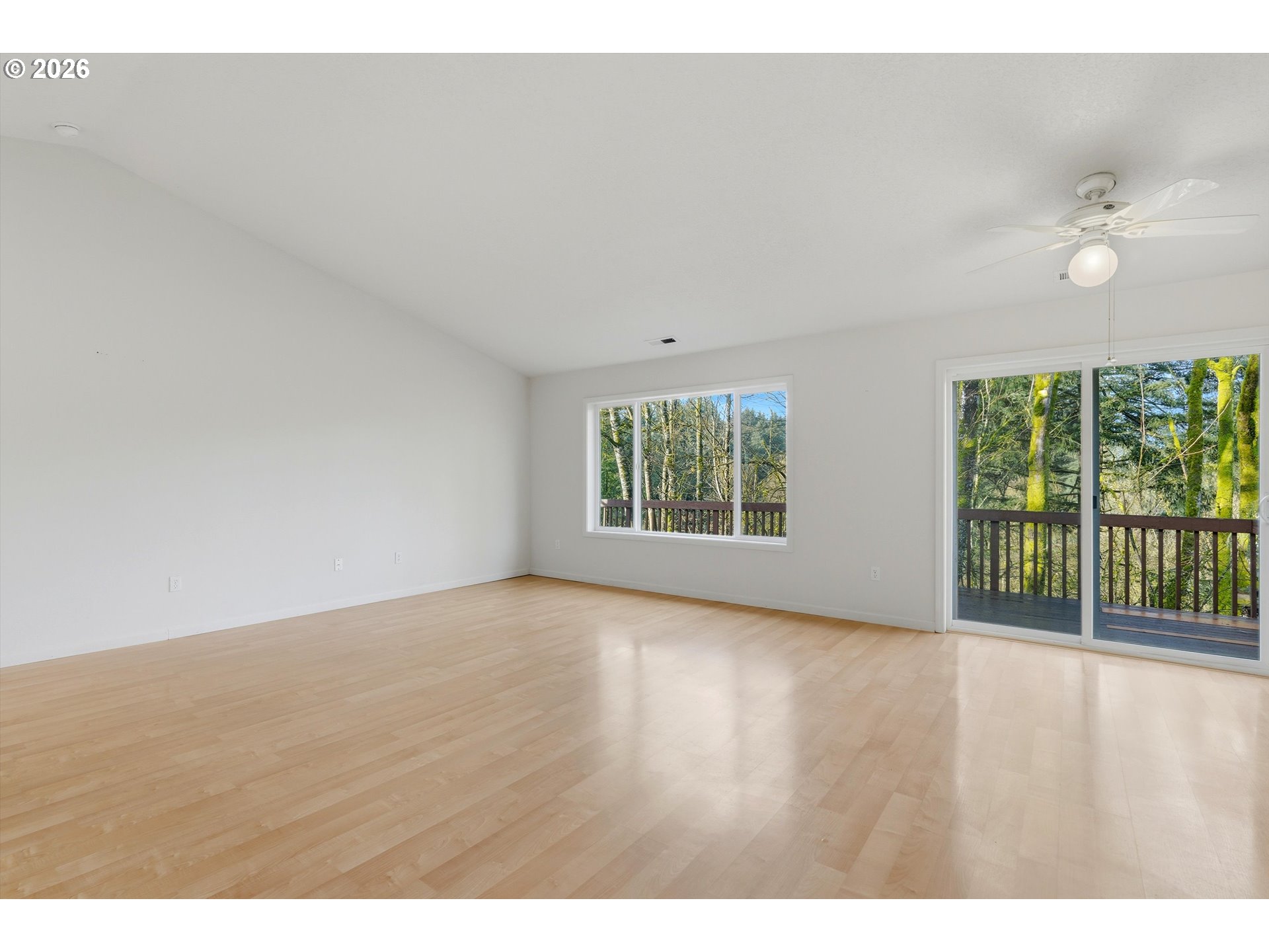 112 Mellinger Place Dayton, OR 97114 - Photo 8 of 40 Living Room