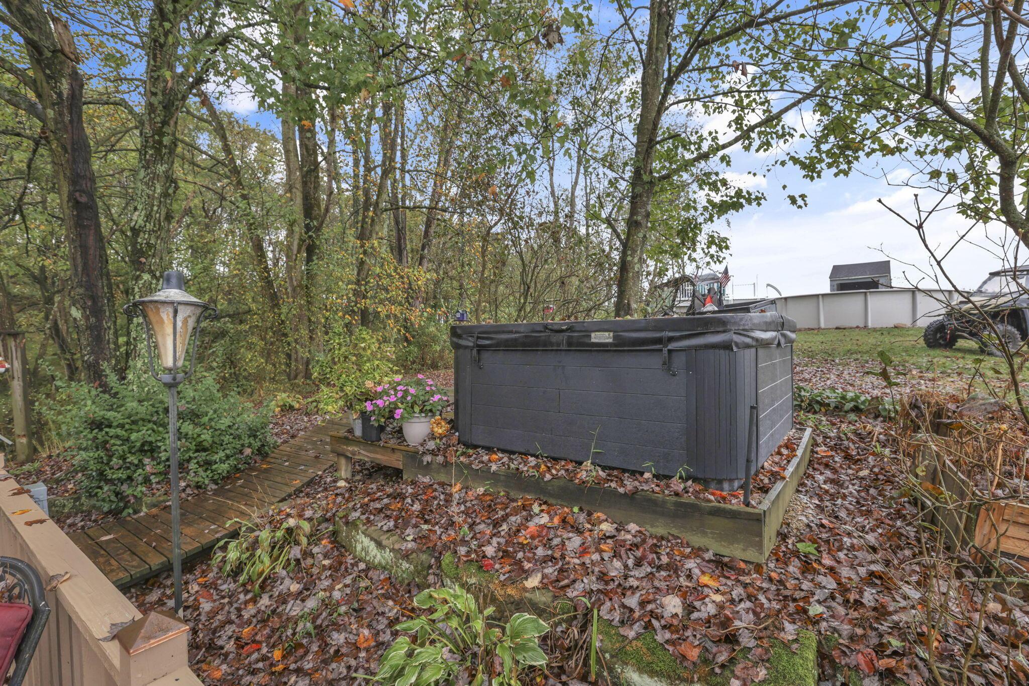 3610 Henpeck Road Utica, OH 43080 - Photo 55 of 88 Hot tub off side deck