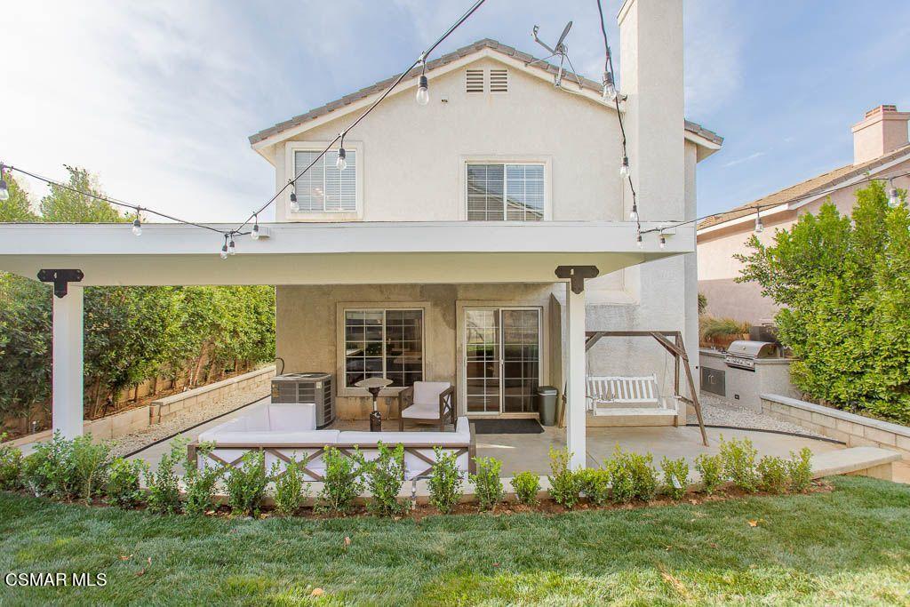 1752 Empty Saddle Road Simi Valley, CA 93063 - Photo 33 of 34 a front view of a house with a yard