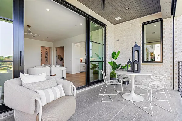 $1,895,000 | 350 O O Connor Ridge Boulevard, Unit 13, Irving, TX 75038