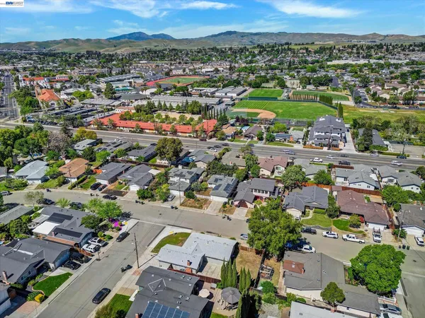 $1,095,000 | 820 Arbor Court, Livermore, CA 94550