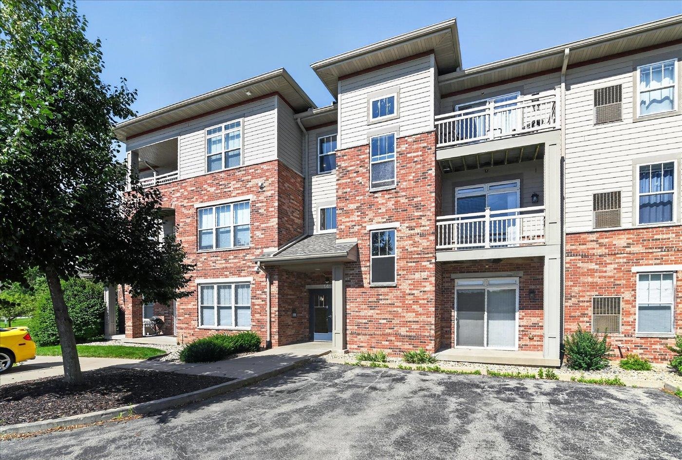 141 Metro Terrace, Unit 203 Madison, WI 53718 - Photo 9 of 48
