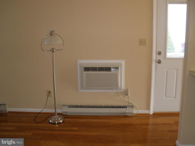 816 Chadwick Circle Frederick, MD 21701 - Photo 7 of 17 Entrance / Foyer