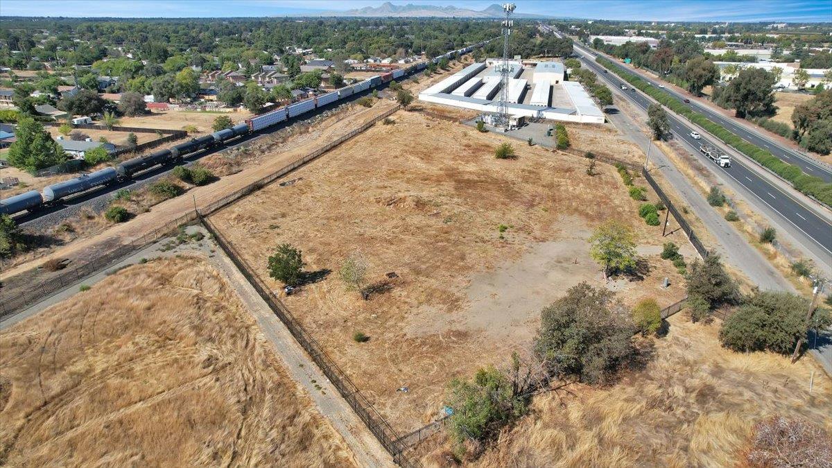 5644 Chestnut Road Olivehurst, CA 95961 - Photo 15 of 25 a view of a city from a balcony