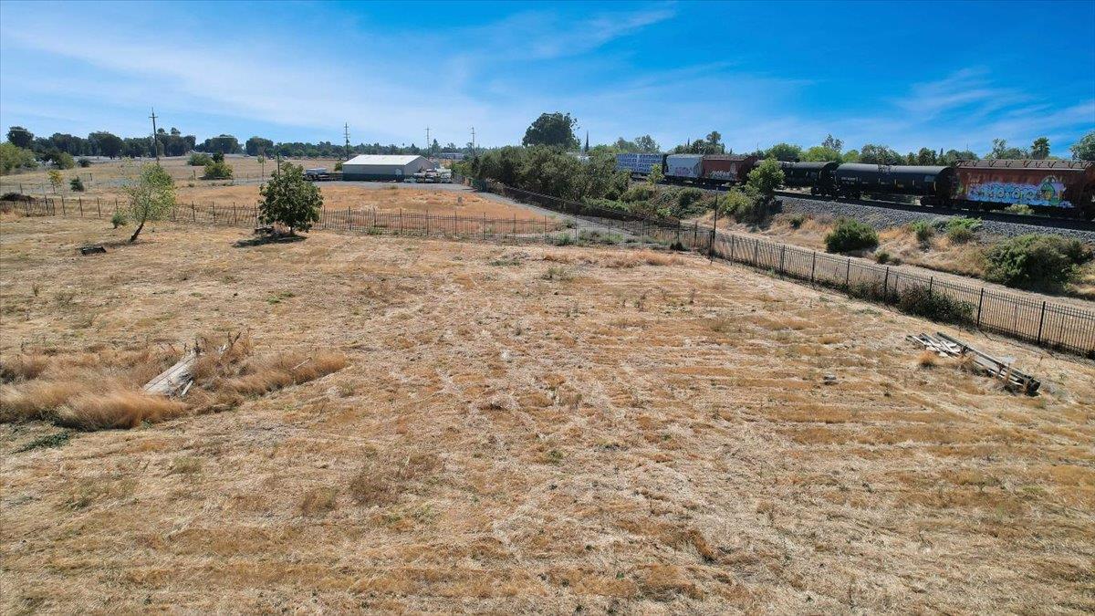 5644 Chestnut Road Olivehurst, CA 95961 - Photo 18 of 25 a view of a terrace view