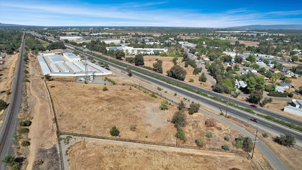 5644 Chestnut Road Olivehurst, CA 95961 - Photo 8 of 25 a view of a city