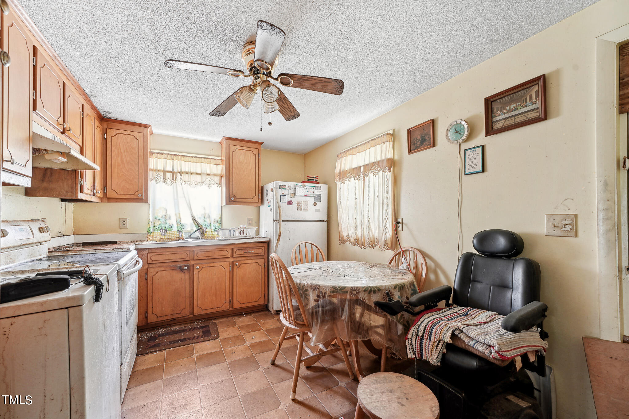 609 Okelly Street Raleigh, NC 27607 - Photo 5 of 10 DSC09530