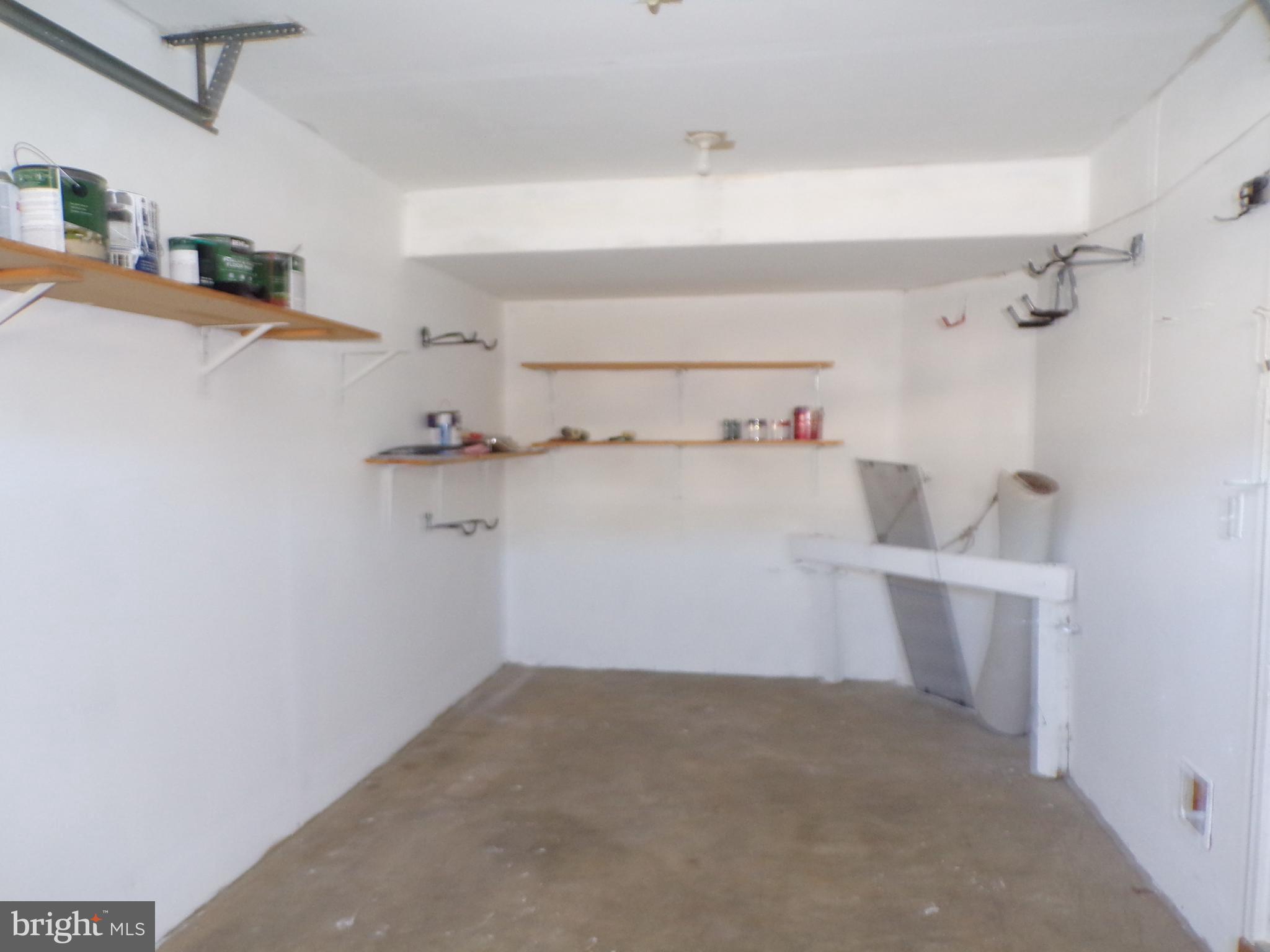 33 Fuzzy Tail Drive Ranson, WV 25438 - Photo 12 of 28 Garage