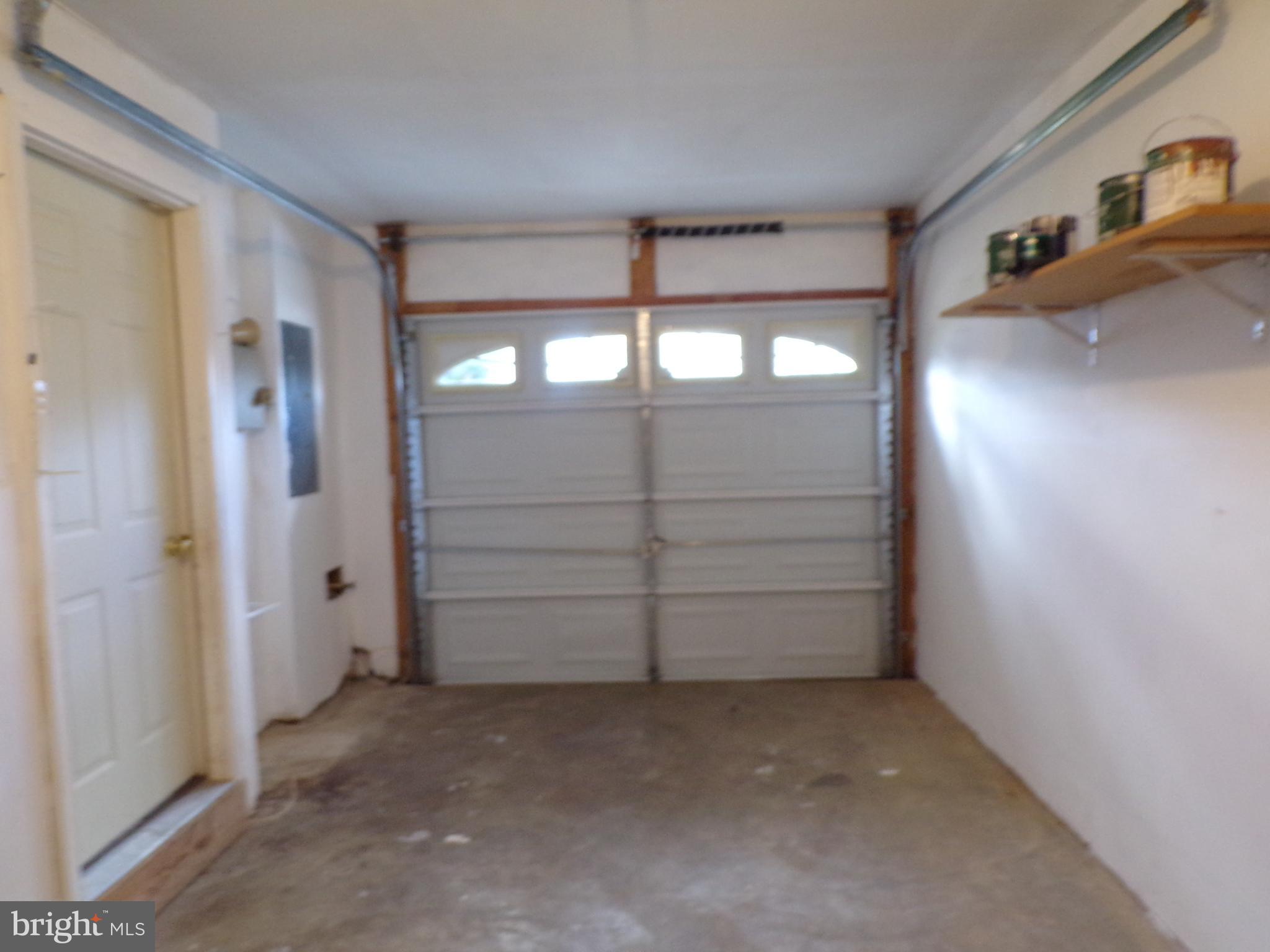 33 Fuzzy Tail Drive Ranson, WV 25438 - Photo 13 of 28 Garage