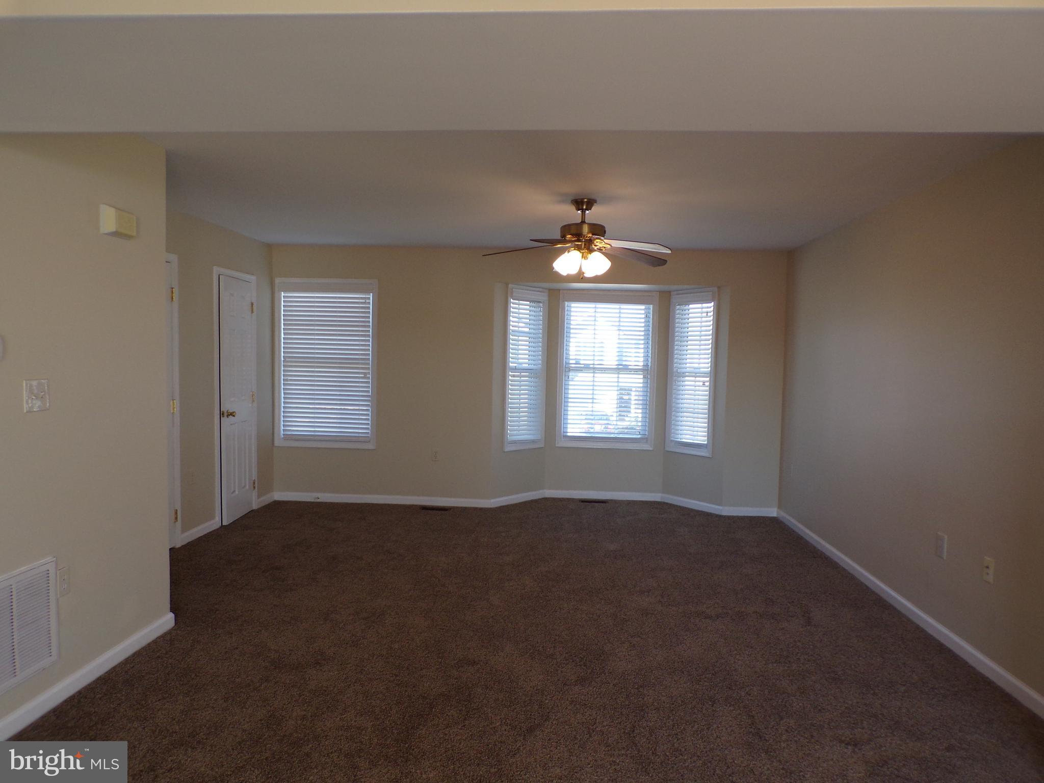 33 Fuzzy Tail Drive Ranson, WV 25438 - Photo 14 of 28 Living Room