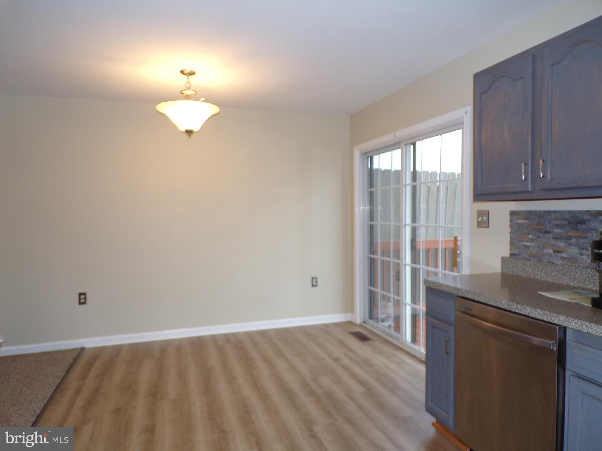 33 Fuzzy Tail Drive Ranson, WV 25438 - Photo 15 of 28 Kitchen