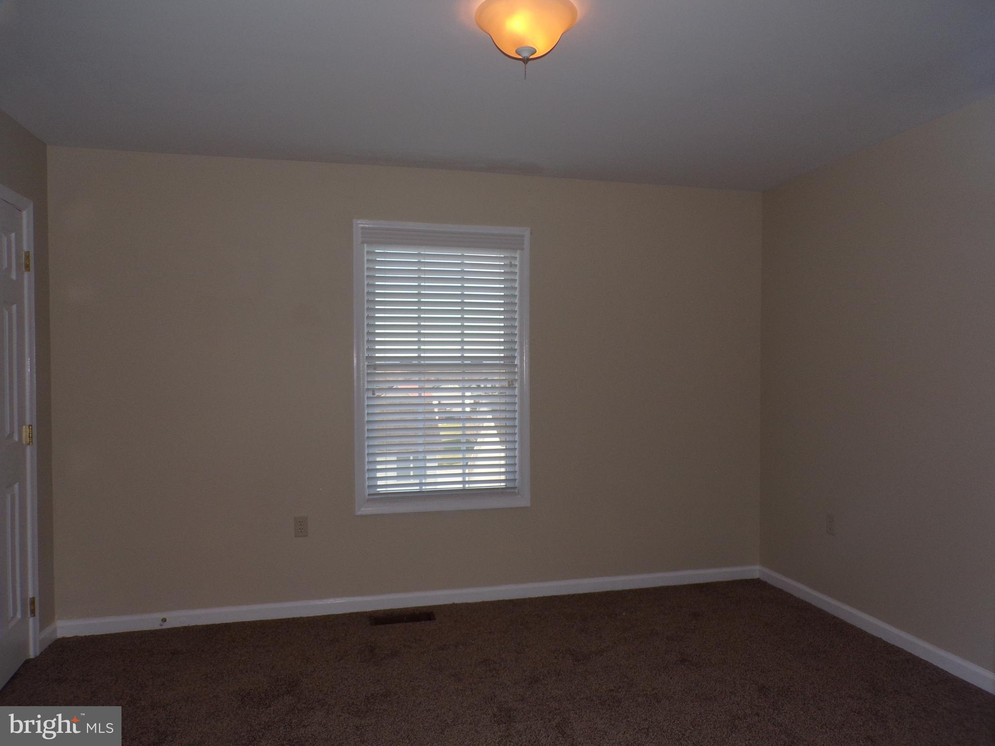 33 Fuzzy Tail Drive Ranson, WV 25438 - Photo 17 of 28 Primary