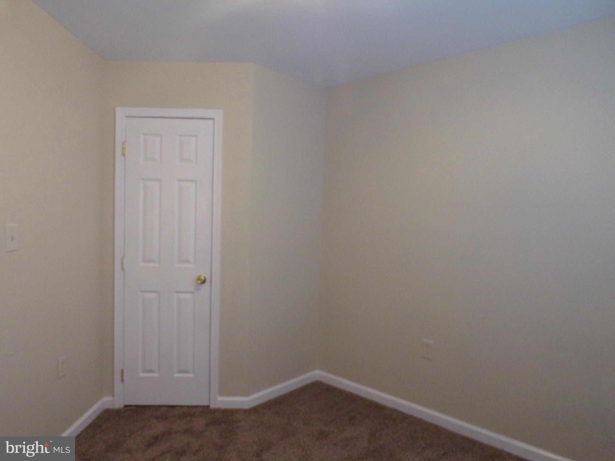 33 Fuzzy Tail Drive Ranson, WV 25438 - Photo 25 of 28 Bedroom 3
