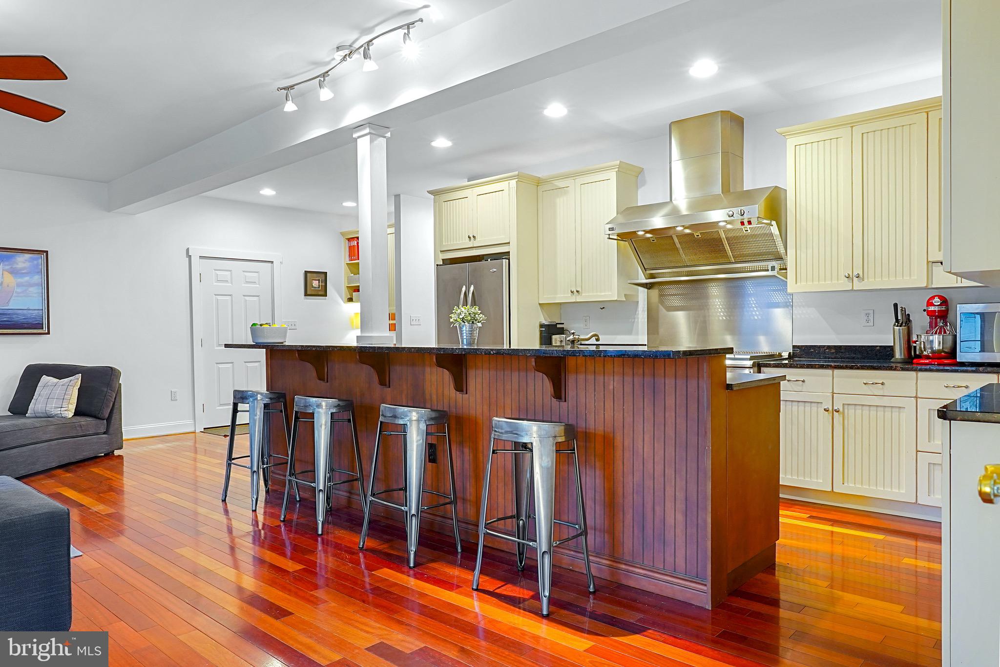 620 Edwards Road Annapolis, MD 21409 - Photo 8 of 78 Large Kitchen Island / Breakfast Bar