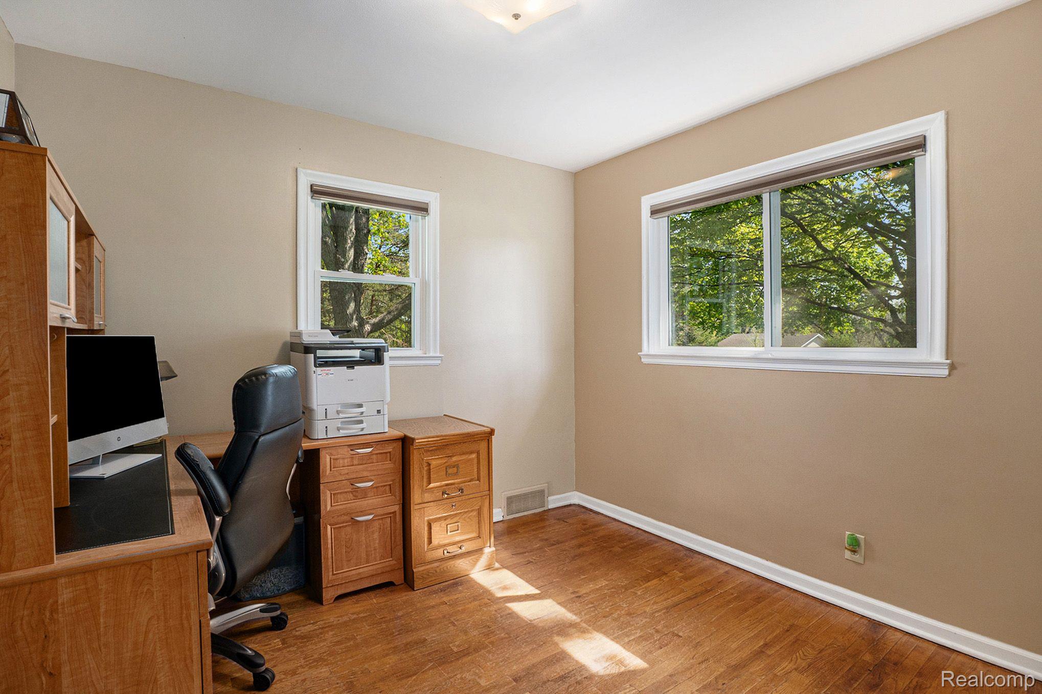 6309 Perry Road Grand Blanc, MI 48439 - Photo 11 of 27 Gallery Image 11