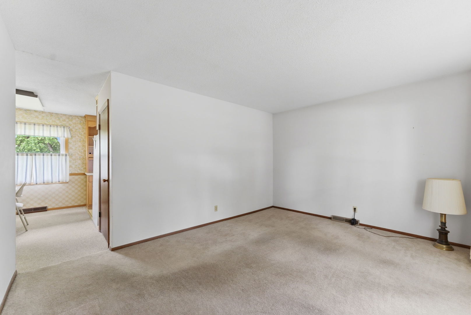 3108 Maplecrest Road Bettendorf, IA 52722 - Photo 3 of 26