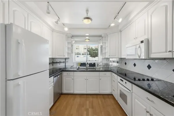 $459,500 | 29641 South Western Avenue, Unit 211, Rancho Palos Verdes, CA 90275