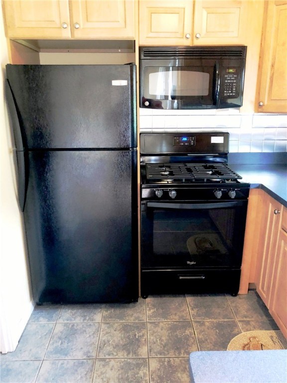 95 Reed Street, Unit 95 Warwick, RI 02886 - Photo 8 of 21 Gallery Image 8