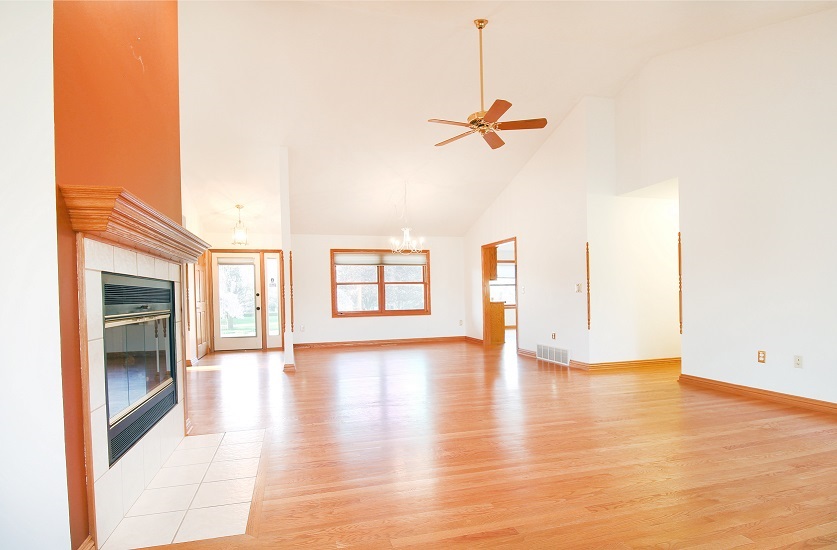 11256 West Gates Street Romeo, MI 48065 - Photo 5 of 35 50038547-4.JPG