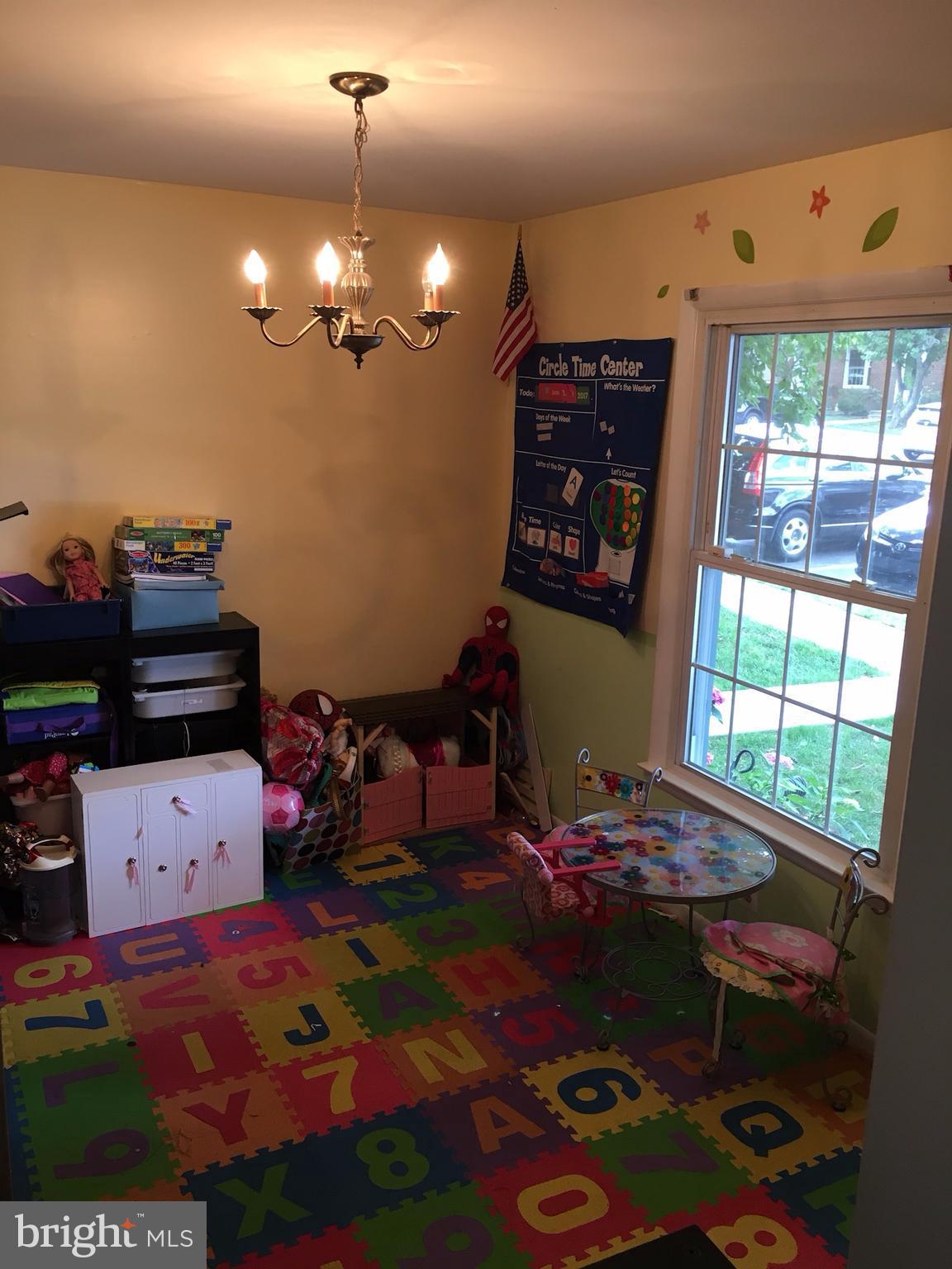 6366 Silver Ridge Circle Alexandria, VA 22315 - Photo 12 of 17 Family Room