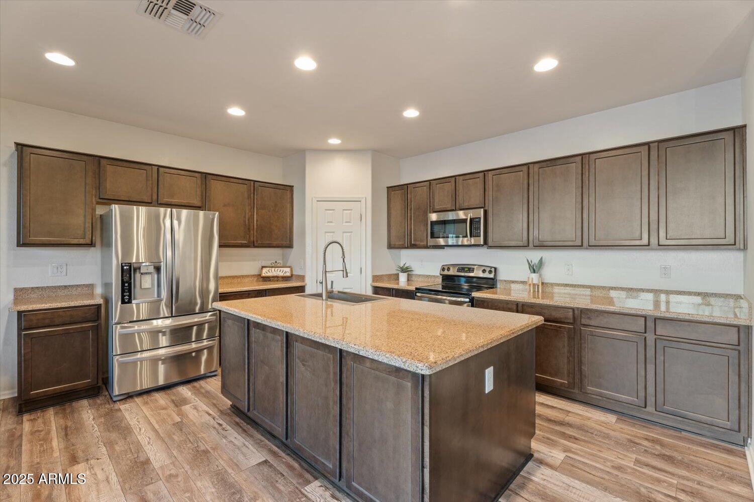 20819 West Legend Trail Buckeye, AZ 85396 - Photo 7 of 49 07-A7407457