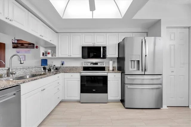 $315,000 | 6315 Shoreline Drive, Unit 3307, Seminole, FL 33708