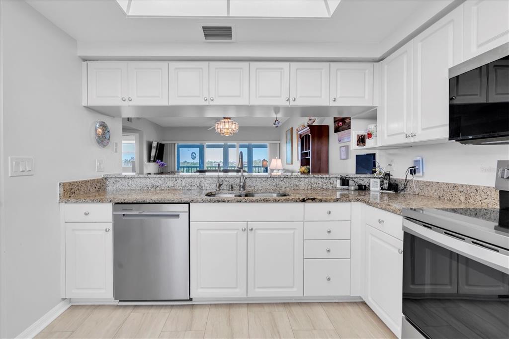 6315 Shoreline Drive, Unit 3307 Seminole, FL 33708 - Photo 16 of 40