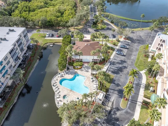 $315,000 | 6315 Shoreline Drive, Unit 3307, Seminole, FL 33708