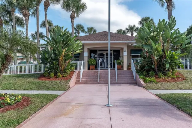 $315,000 | 6315 Shoreline Drive, Unit 3307, Seminole, FL 33708