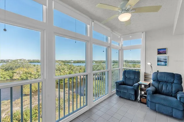 $315,000 | 6315 Shoreline Drive, Unit 3307, Seminole, FL 33708
