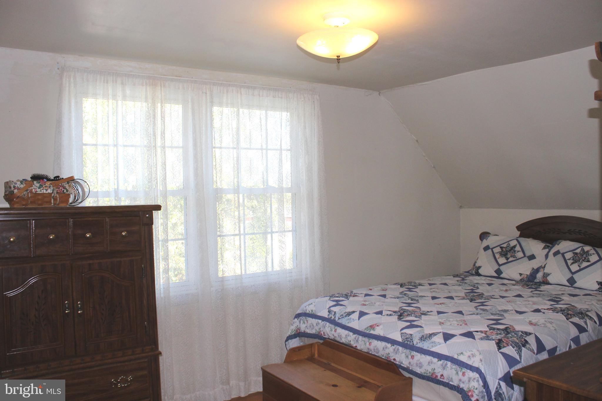301 Prospect Road Mount Airy, MD 21771 - Photo 15 of 27 Master bedroom