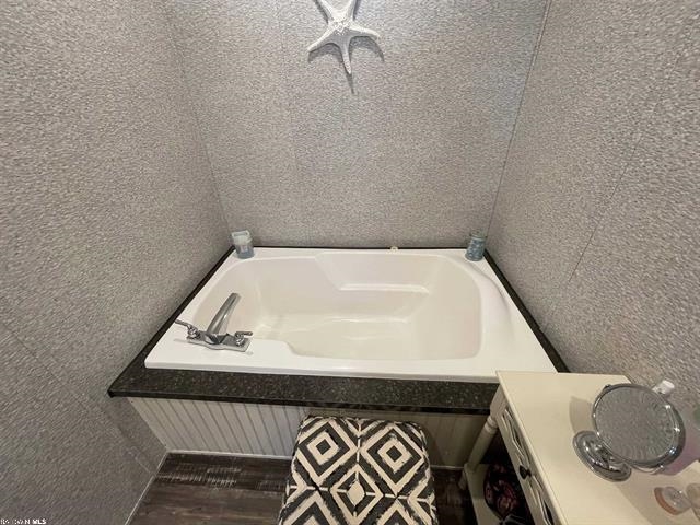 17644 County Road 16 Foley, AL 36535 - Photo 9 of 16 Master soaker tub