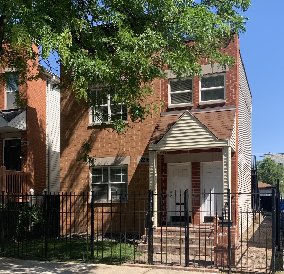 2216 West Adams Street, Unit 2 Chicago, IL 60612 - Photo 1 of 10