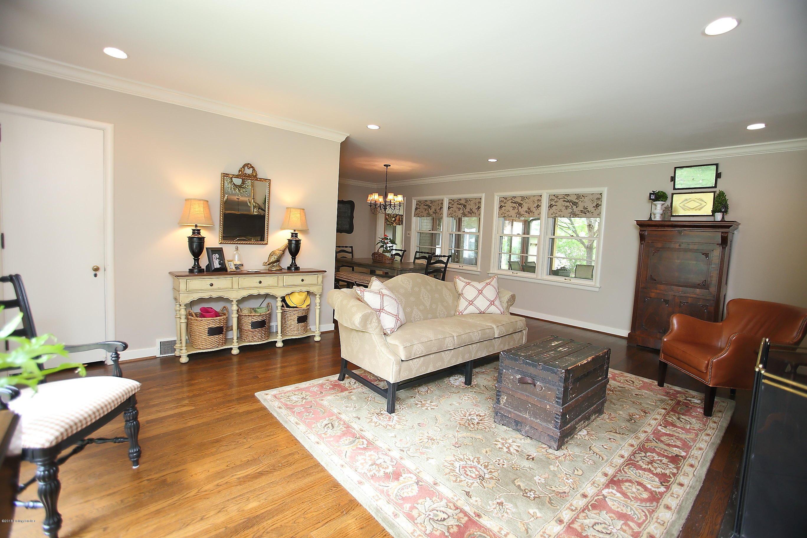 3311 Lexington Road Louisville, KY 40206 - Photo 10 of 68 Living Room