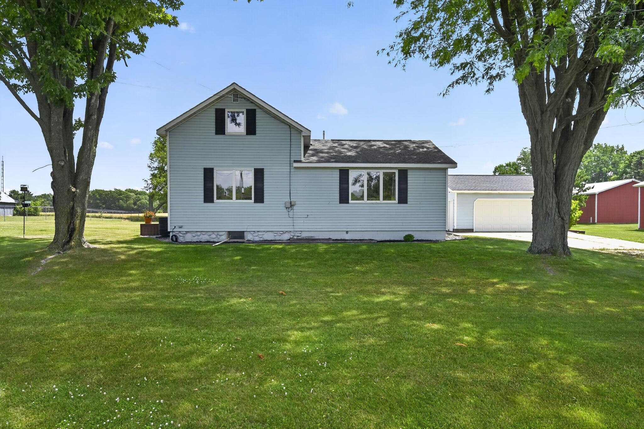 1253 Waldron Road South Crystal, MI 48818 - Photo 3 of 37 17_1253_Waldron_Rd_S-P-02
