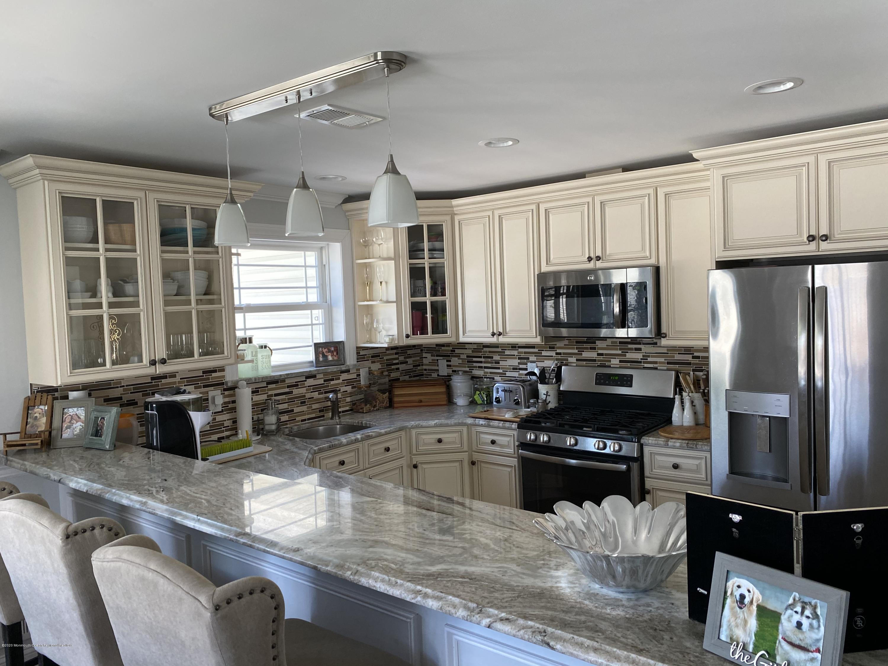 564 Lloyd Road Toms River, NJ 08753 - Photo 4 of 19 IMG_2617