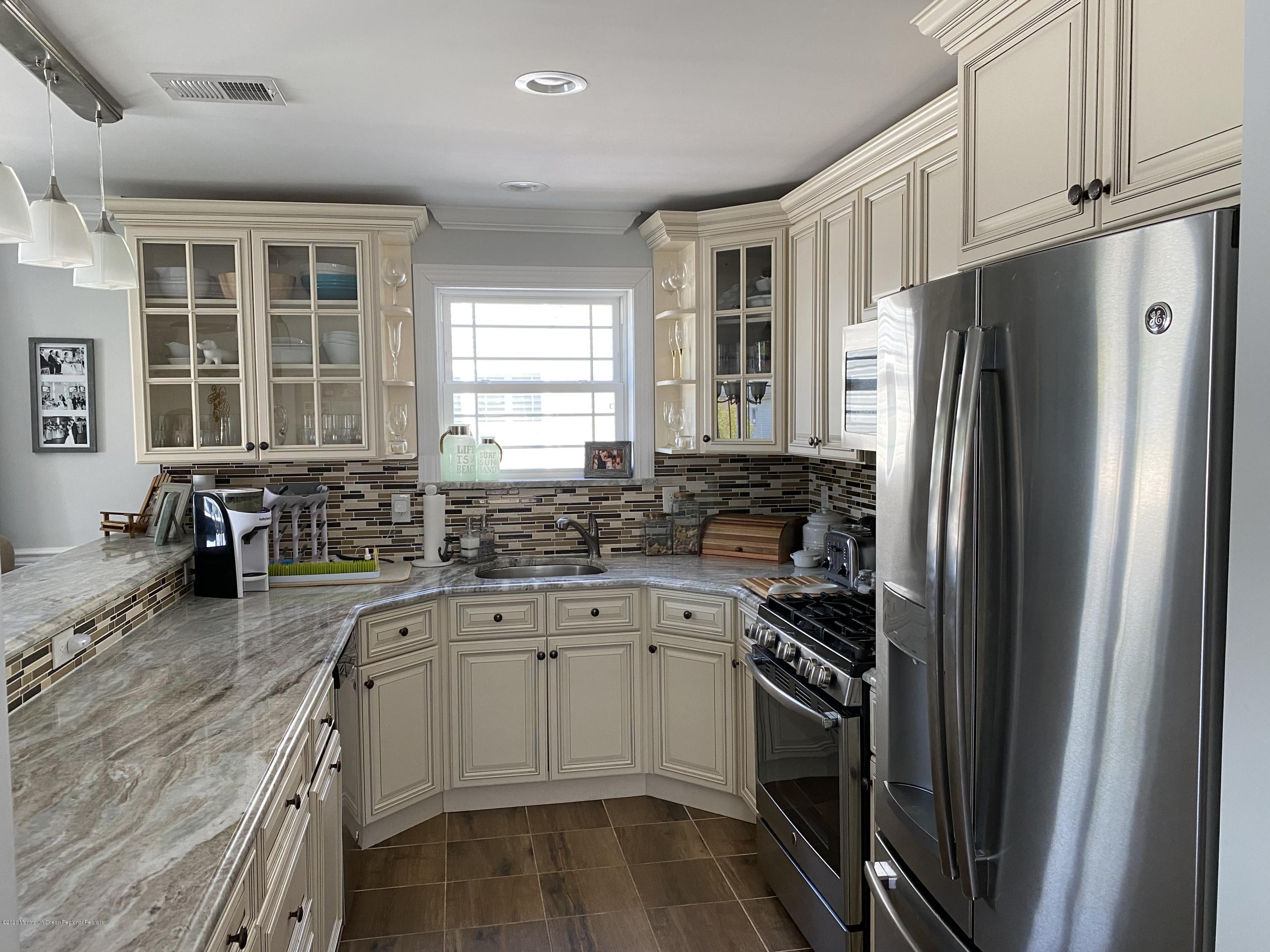 564 Lloyd Road Toms River, NJ 08753 - Photo 5 of 19 IMG_2615