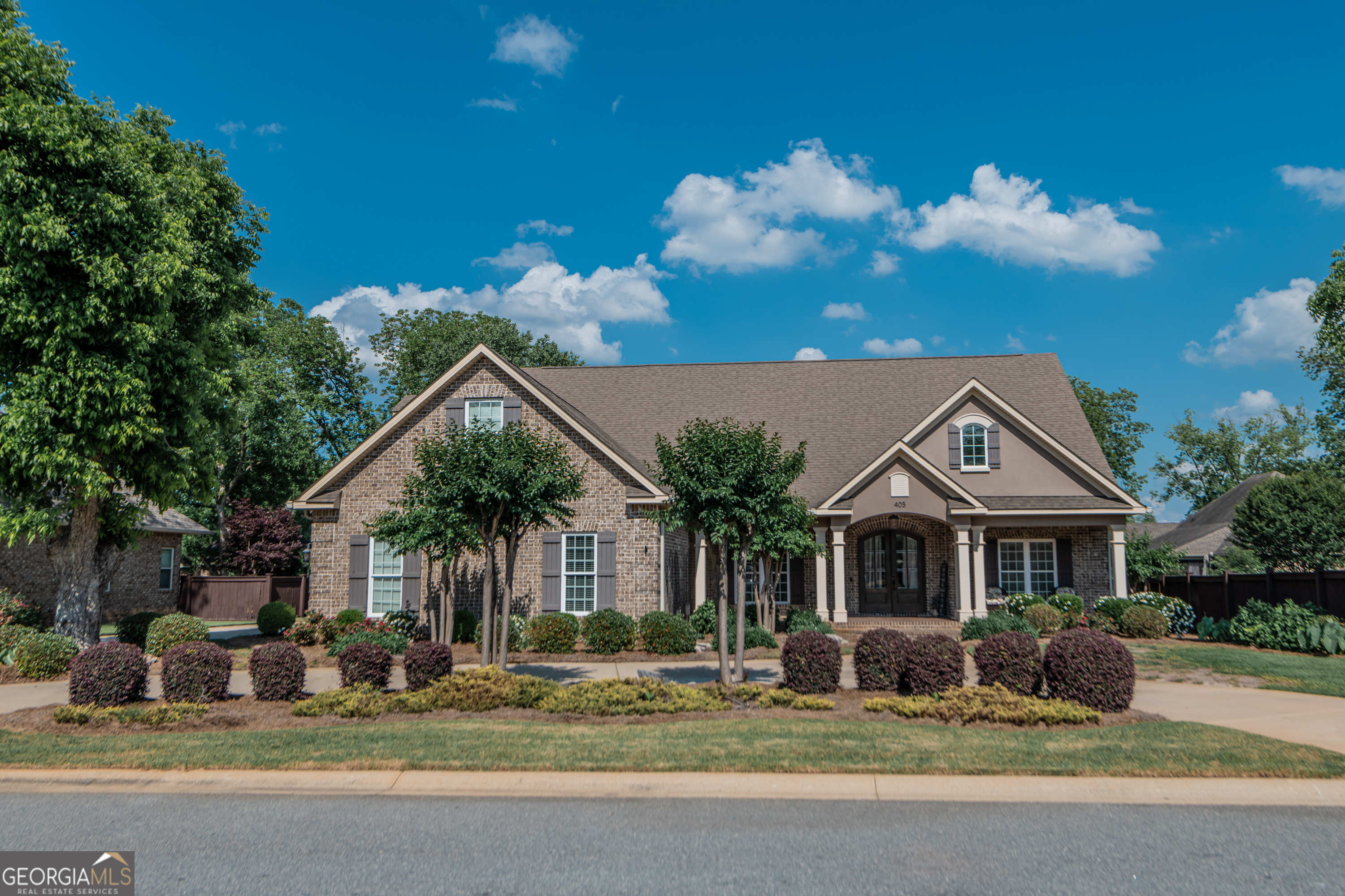 405 Old Bridge Road Warner Robins, GA 31088 - Photo 1 of 55 a front view of house with yard space and parking