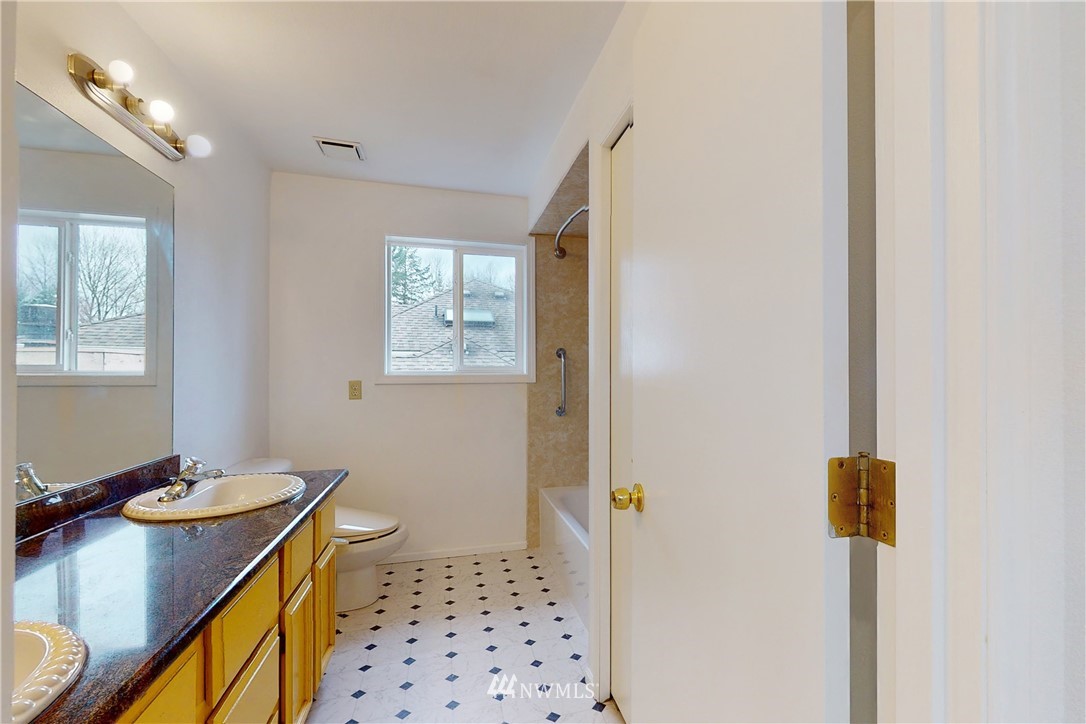 1134 Southwest 333rd Place Federal Way, WA 98023 - Photo 15 of 31