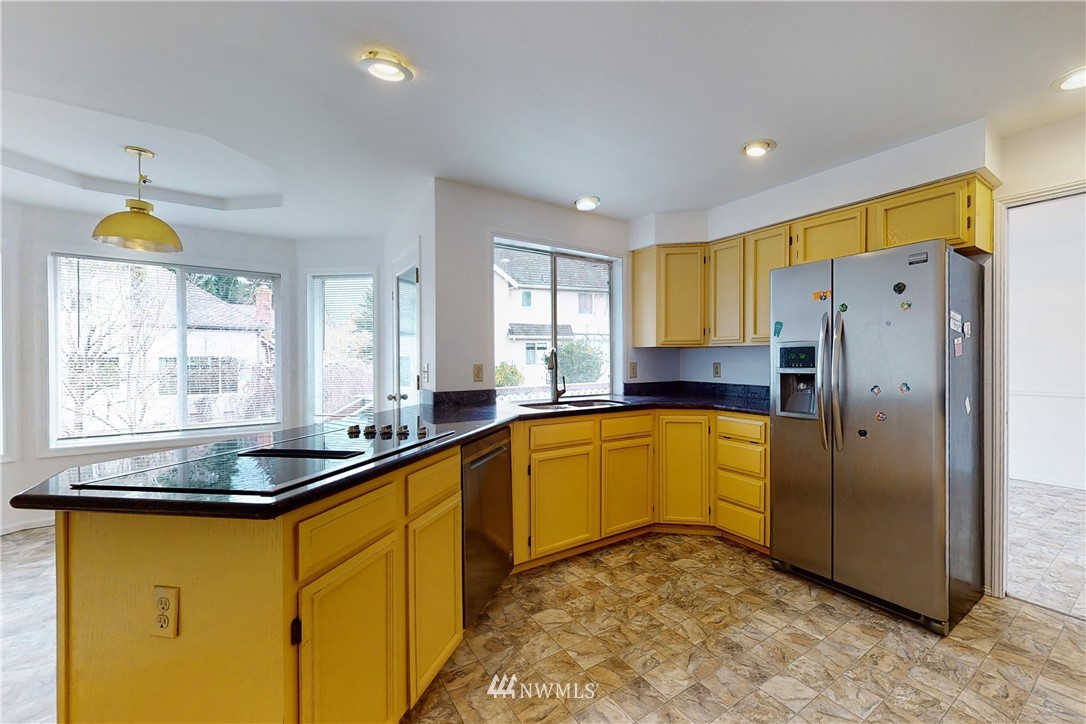 1134 Southwest 333rd Place Federal Way, WA 98023 - Photo 4 of 31