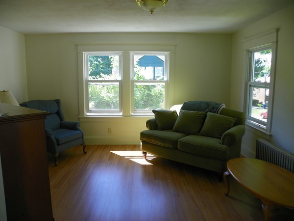 14 Murray Place West Springfield, MA 01089 - Photo 5 of 25 Gallery Image 5
