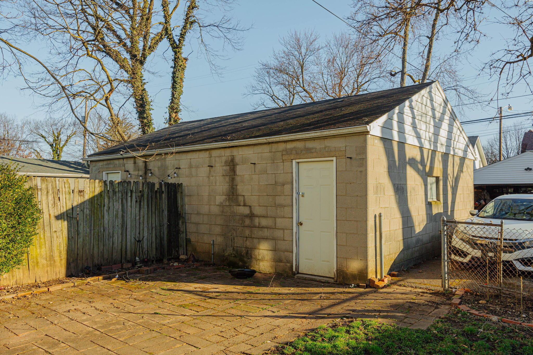928 Timberman Road, Unit 928932 Columbus, OH 43212 - Photo 7 of 8 21-web-or-mls-932 Timberman Road 021