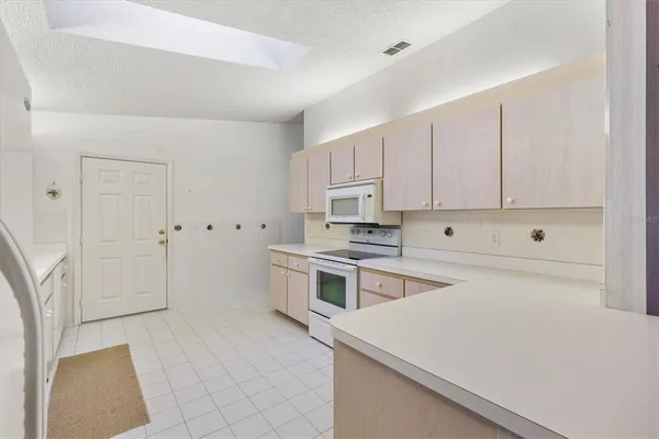 $179,000 | 9850 Southeast 178th Lane, Summerfield, FL 34491