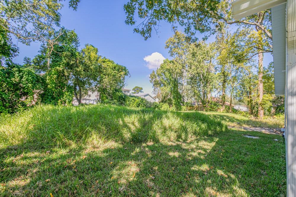 2885 North 8th Street St. Augustine, FL 32084 - Photo 32 of 35 a view of a garden