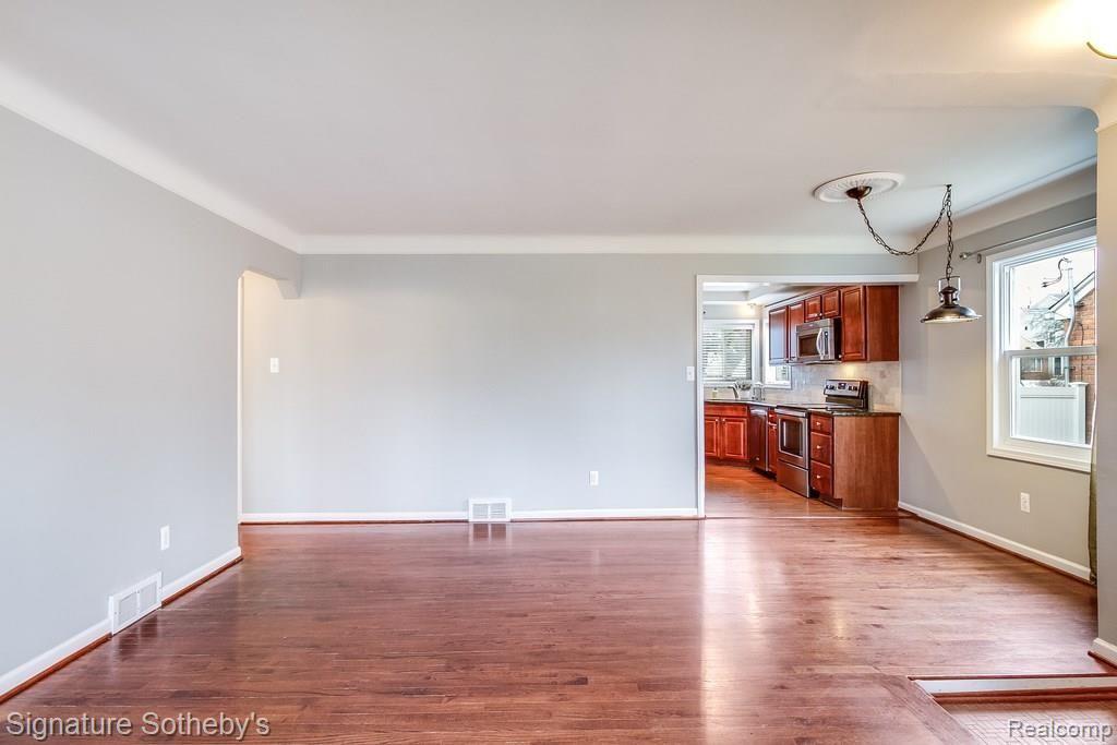 2563 Dorchester Road Birmingham, MI 48009 - Photo 6 of 27