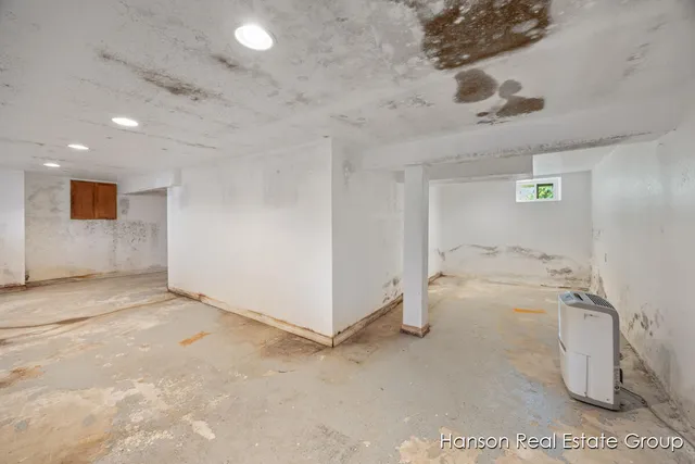 $725,000 | 11133 3 Mile Road Northeast, Lowell, MI 49331